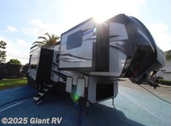 New 2020 Keystone Avalanche available in Downey, California