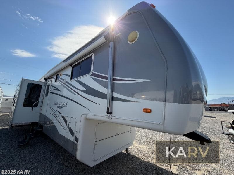 Used 2008 McKenzie Medallion Estate 36RLT available in Desert Hot Springs, California