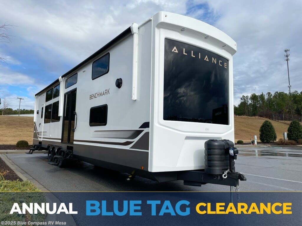 New 2026 Alliance RV Benchmark 44LFT available in Mesa, Arizona
