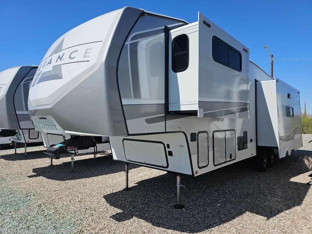 New 2025 Alliance RV Avenue 32RLS available in Surprise, Arizona