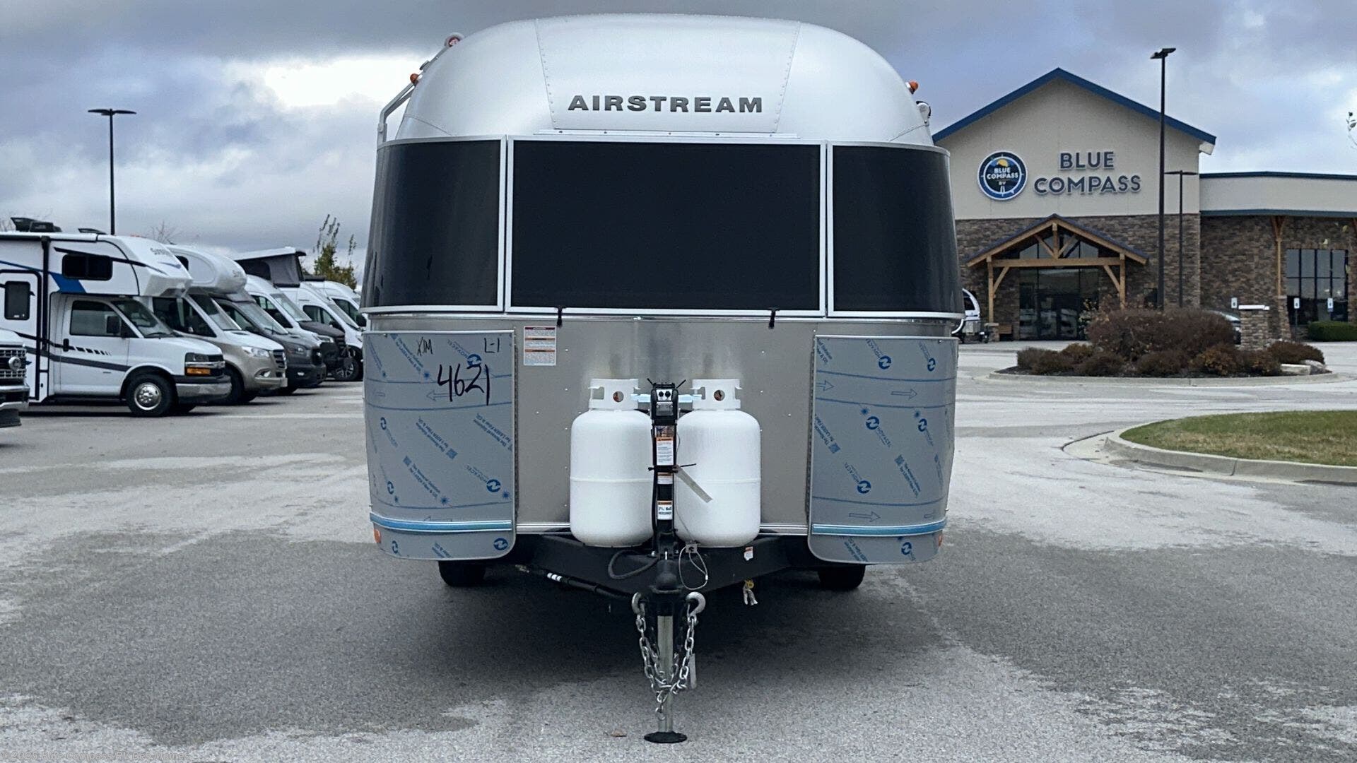 New 2025 Airstream Flying Cloud 23FB available in Altoona, Iowa