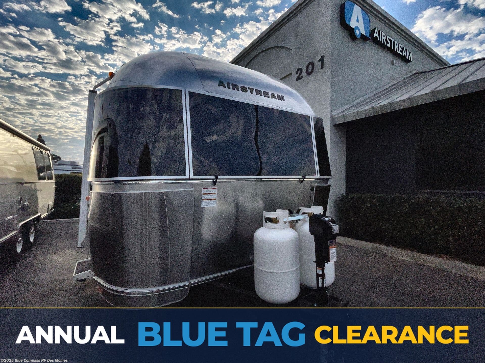 New 2025 Airstream Globetrotter 30RB available in Altoona, Iowa