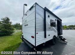 New 2025 Jayco Jay Flight SLX 175FQ available in Latham, New York