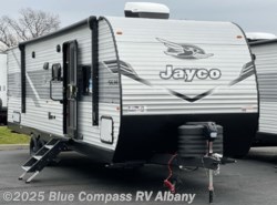 New 2025 Jayco Jay Flight SLX 294QBS available in Latham, New York