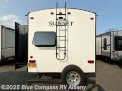 Used 2019 CrossRoads Sunset Trail Super Lite SS331BH available in Latham, New York