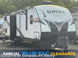 Used 2019 CrossRoads Sunset Trail Super Lite SS331BH available in Latham, New York