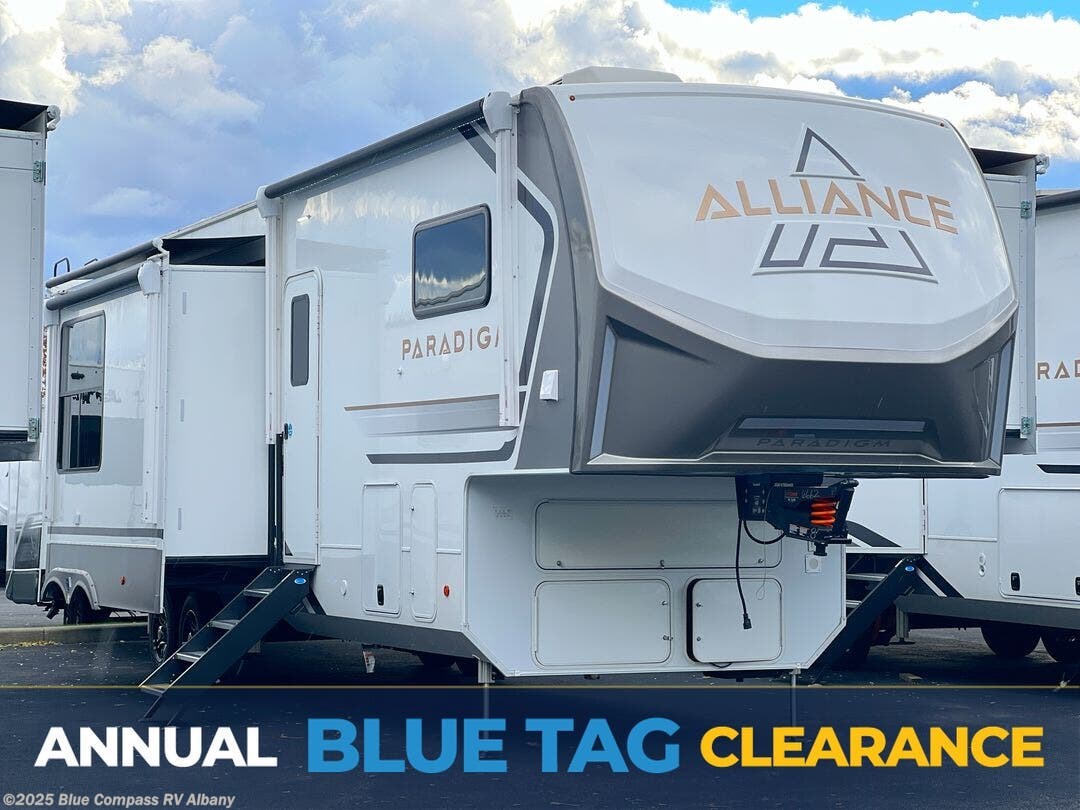 New 2025 Alliance RV Paradigm 395DS available in Latham, New York
