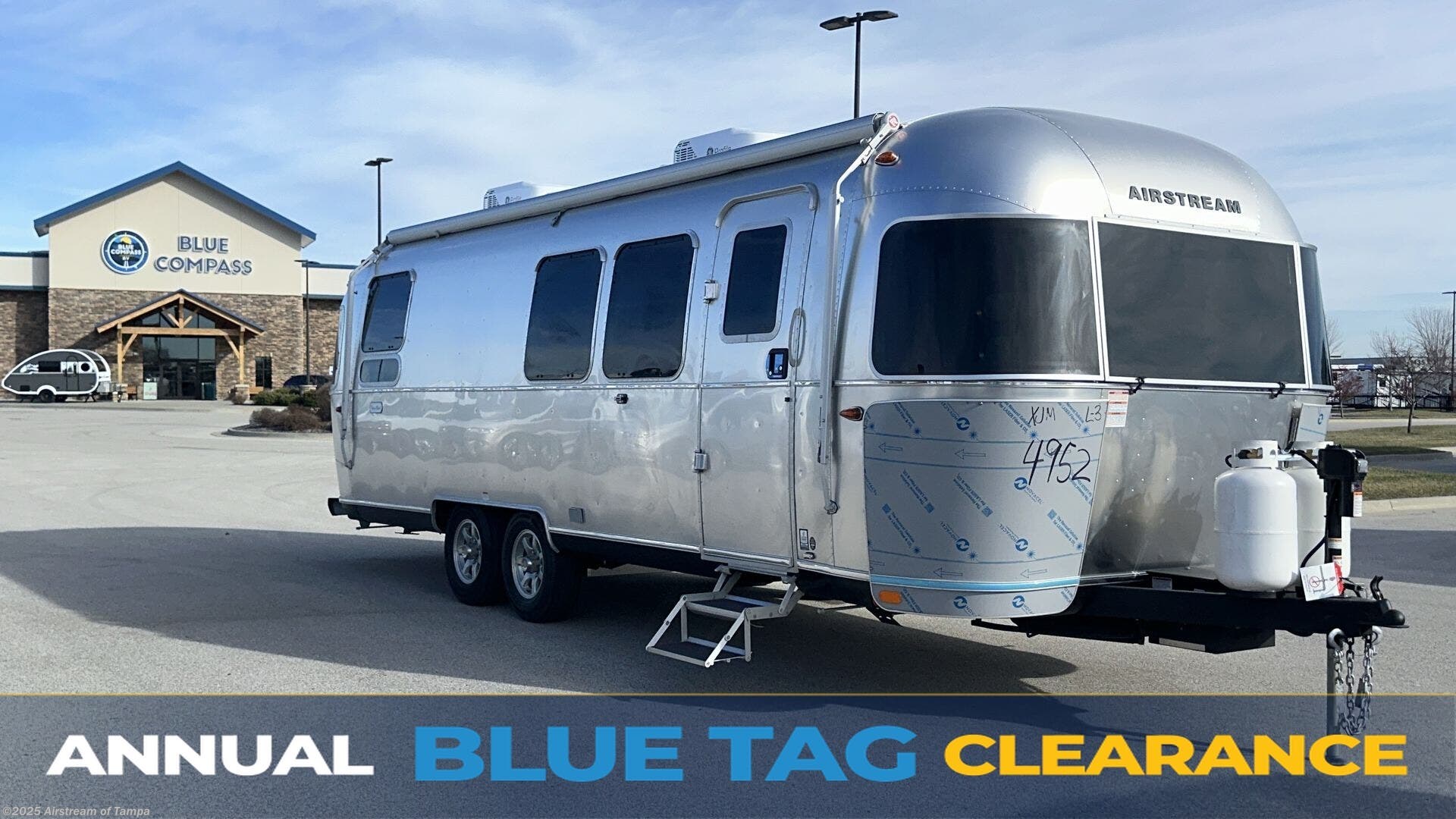 New 2025 Airstream Flying Cloud 28RB available in Dover, Florida