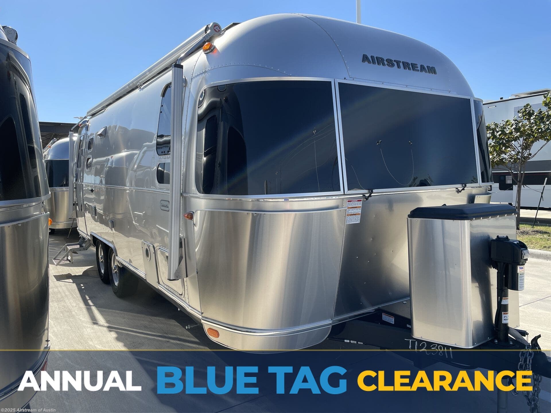 New 2025 Airstream Globetrotter 25FB available in Buda, Texas