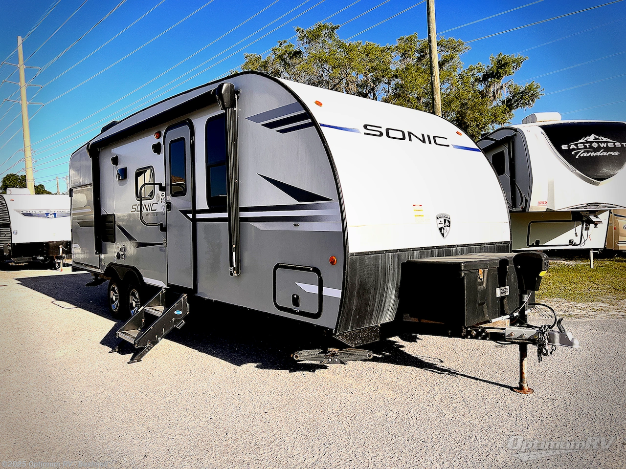 Used 2020 Venture RV Sonic SN220VRB available in Bushnell, Florida