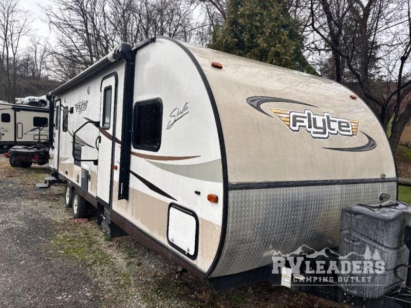 Used 2015 Shasta Flyte 265RL available in Adamsburg, Pennsylvania