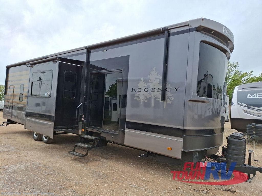 New 2025 Redwood RV Regency 3881FKL available in Denton, Texas