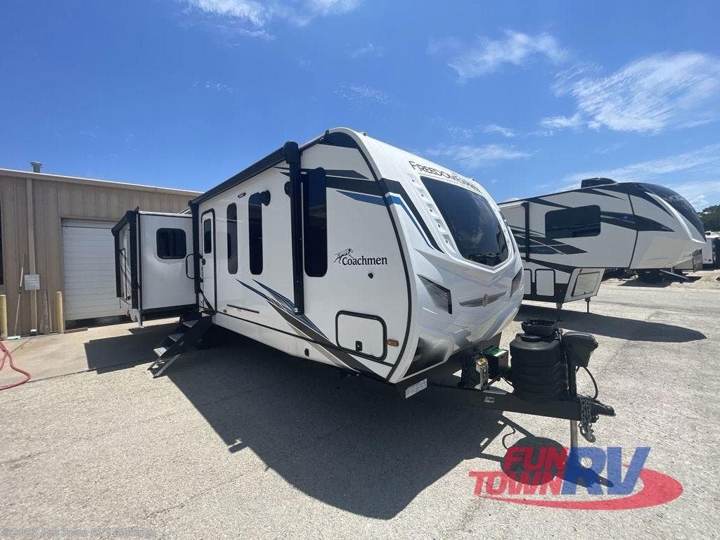 Used 2023 Coachmen Freedom Express 324RLDSLE available in Giddings, Texas