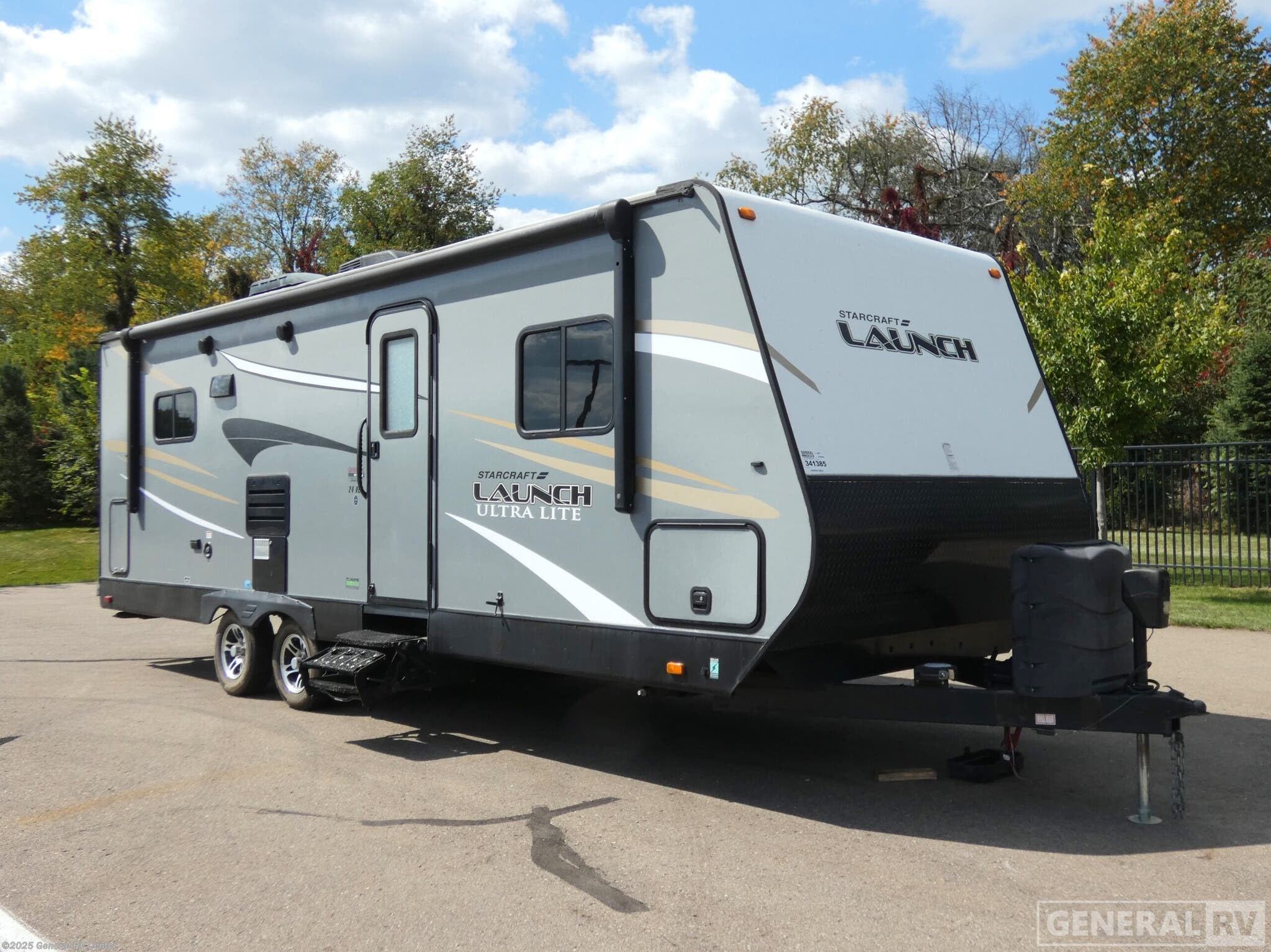 Used 2017 Starcraft Launch Ultra Lite 24RLS available in Clarkston, Michigan