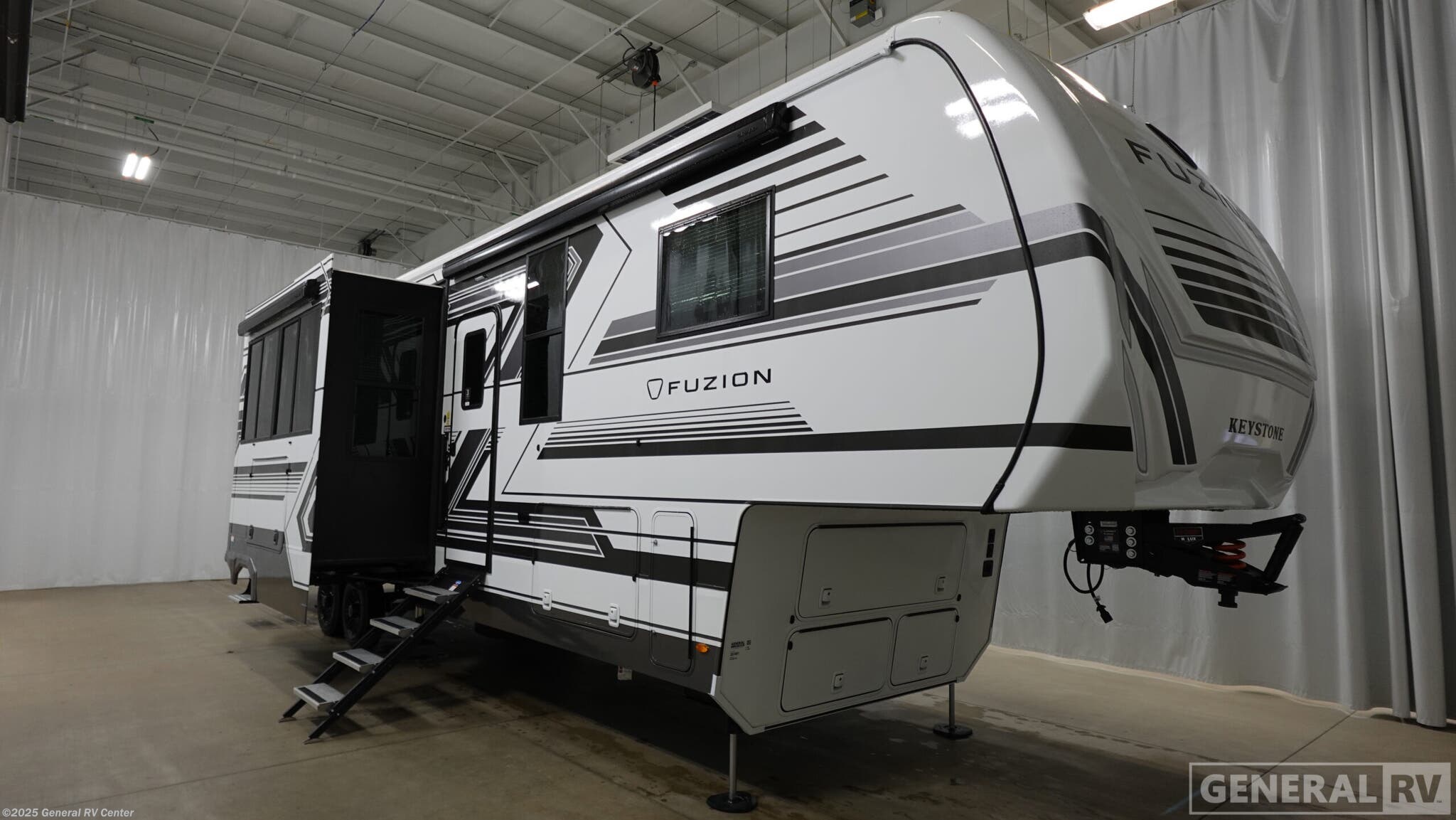 New 2026 Keystone Fuzion 373 available in Dover, Florida