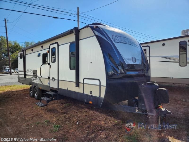 Used 2019 Cruiser RV Radiance Ultra Lite 26BH available in Manheim, Pennsylvania