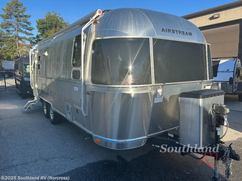 Used 2024 Airstream Flying Cloud 25FBQ available in Norcross, Georgia