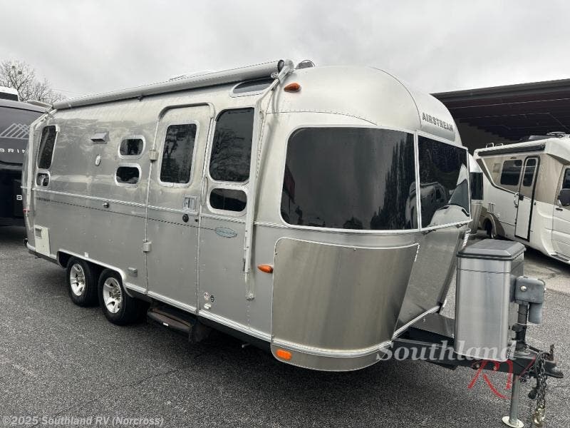 Used 2010 Airstream Flying Cloud 23CB available in Norcross, Georgia