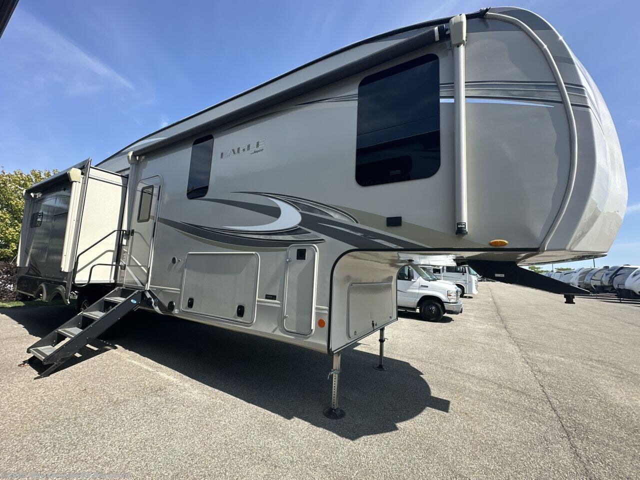 Used 2020 Jayco Eagle 319MLOK available in Vidor, Texas