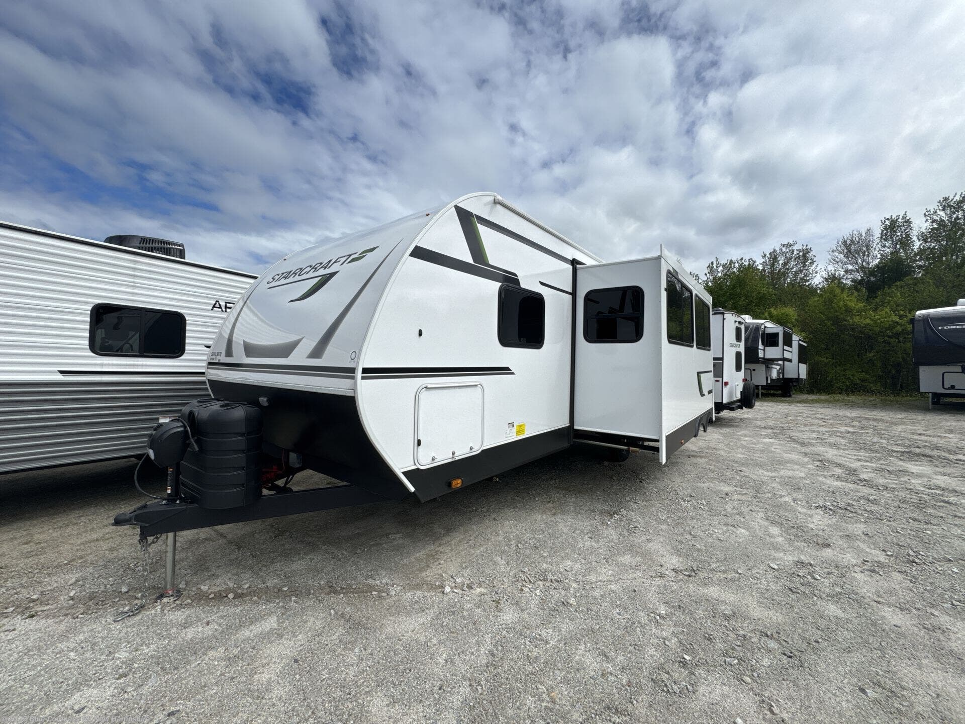 New 2025 Starcraft Super Lite 261BH available in Epsom, New Hampshire