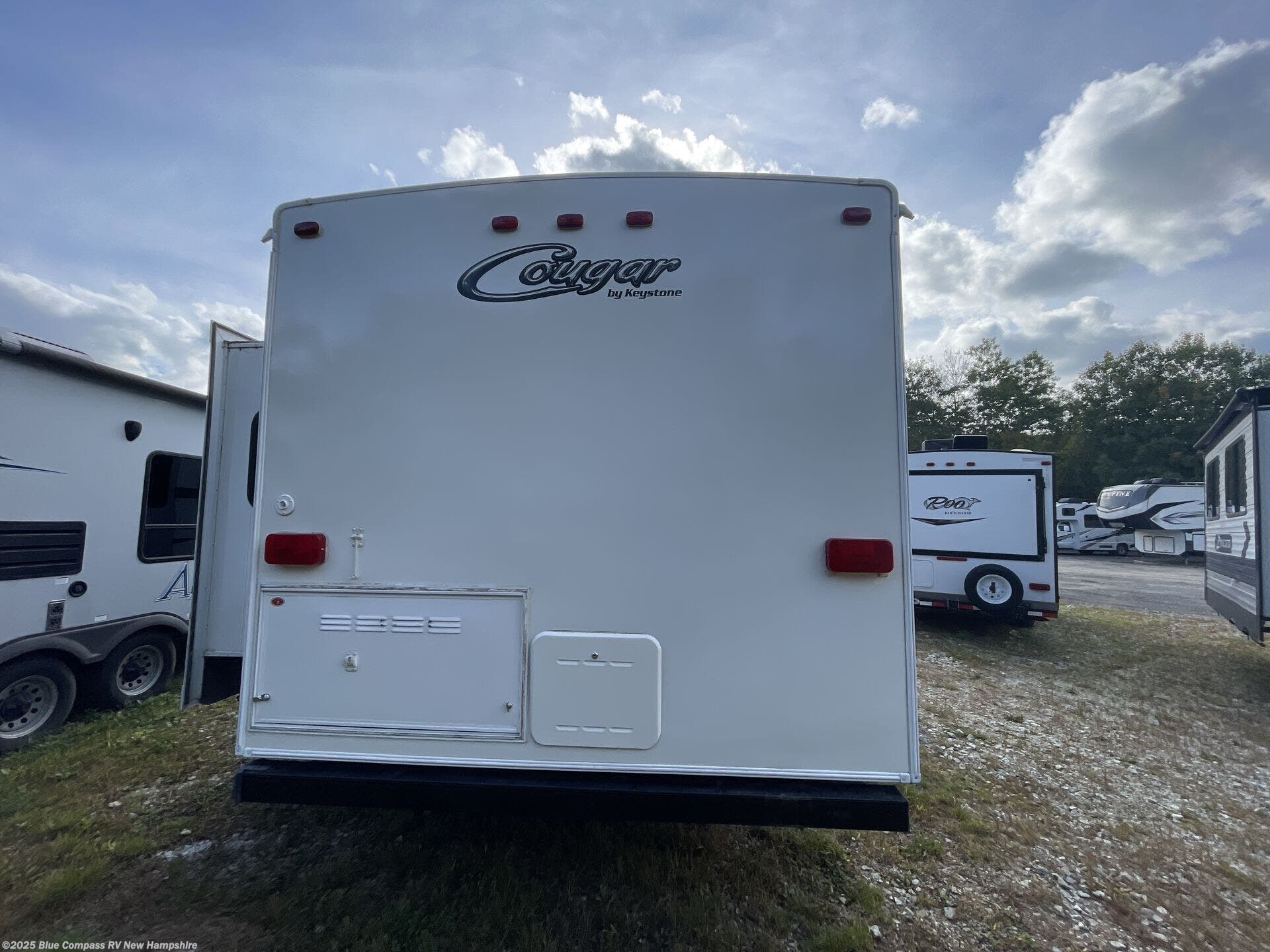 Used 2012 Keystone Cougar X-Lite 30FKV available in Epsom, New Hampshire
