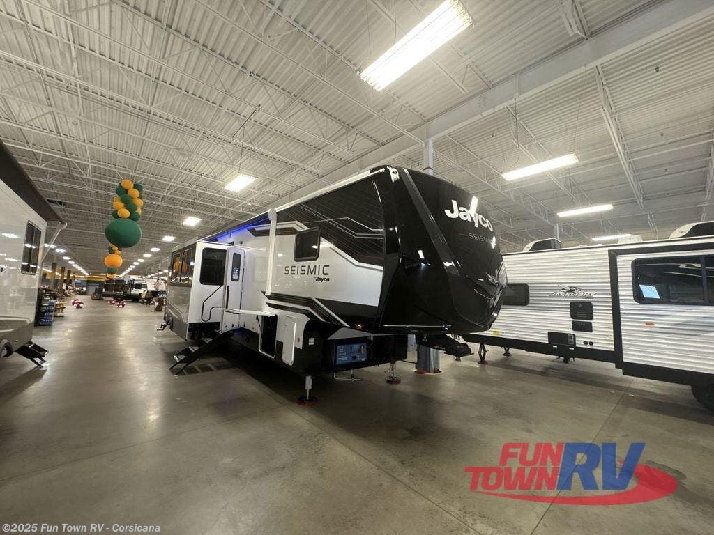New 2026 Jayco Seismic 395 available in Corsicana, Texas