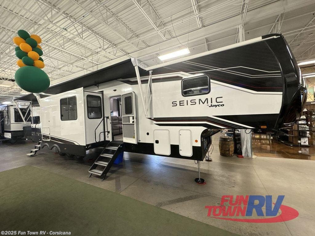 New 2026 Jayco Seismic 399 available in Corsicana, Texas