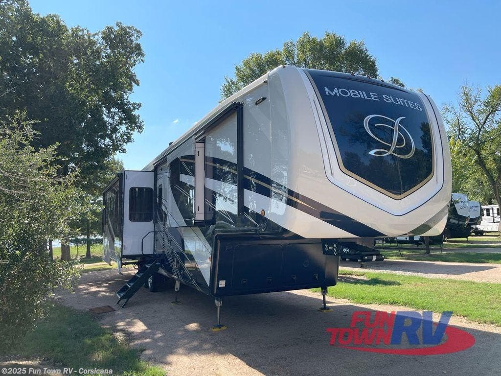 New 2024 DRV Mobile Suites MS Houston available in Corsicana, Texas