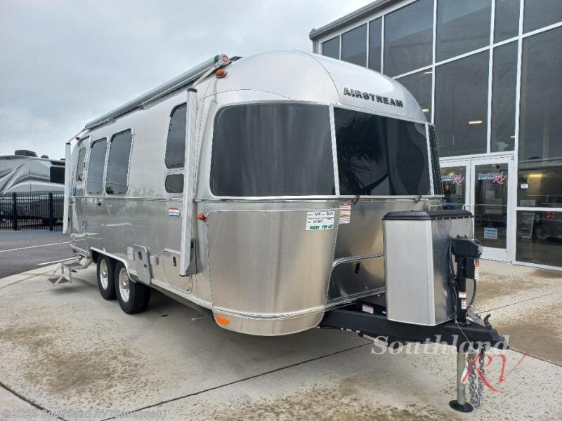 New 2025 Airstream International 23FB Twin available in Savannah, Georgia