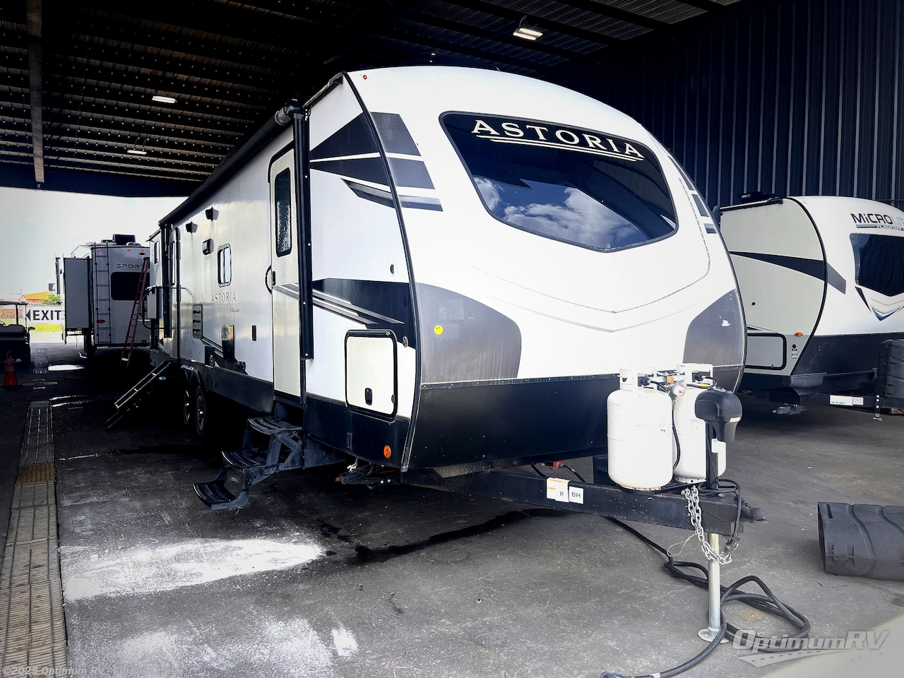 Used 2021 Dutchmen Astoria 3203BH available in Robstown, Texas