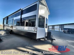 New 2025 Forest River Salem Grand Villa 42VERANDA available in Cibolo, Texas