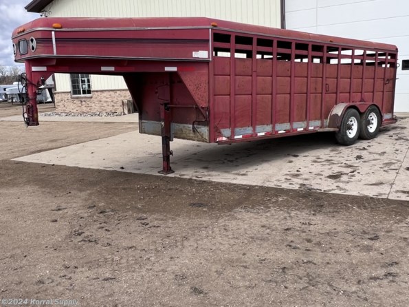 2000 S & S Livestock trailer 20 FT. available in Douglas, ND