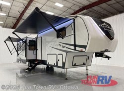 New 2023 East to West Tandara 375BH-OK available in Ottawa, Kansas