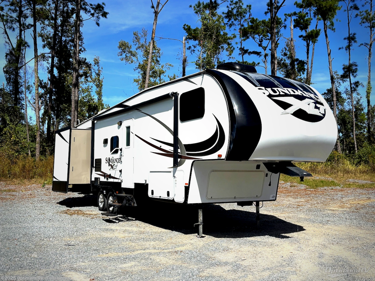 Used 2016 Heartland Sundance XLT 298BH available in Tallahassee, Florida