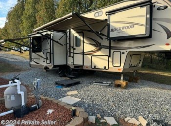 Used 2017 Forest River Rockwood Signature Ultra Lite 8289WS available in Hudson, North Carolina