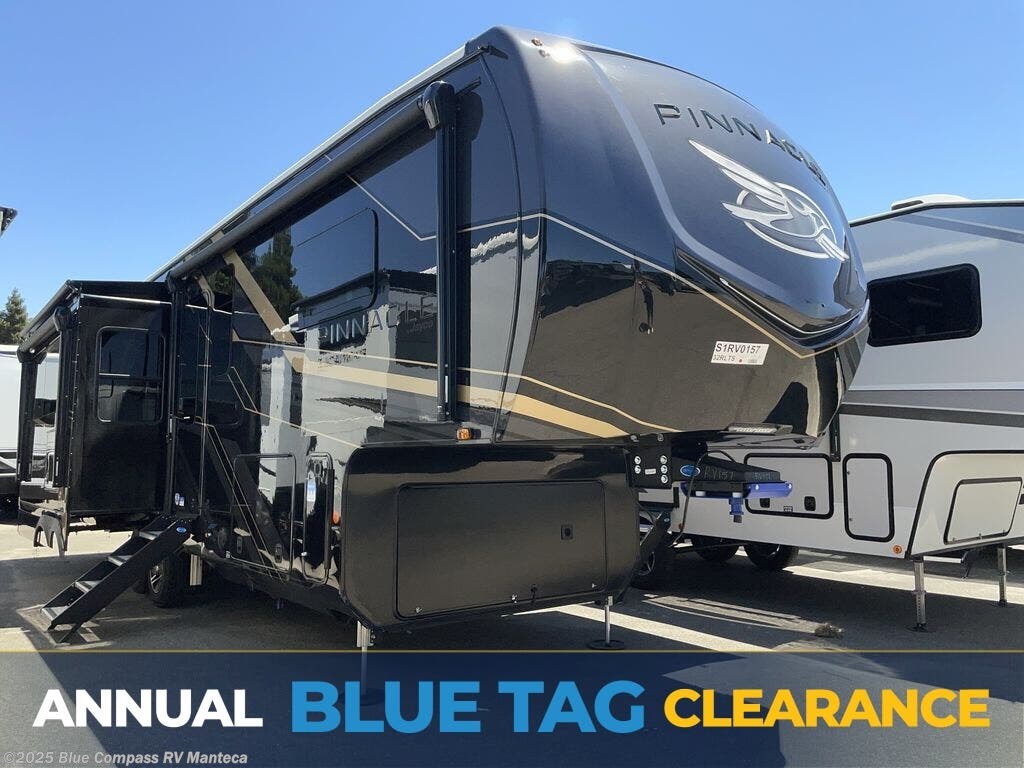 New 2025 Jayco Pinnacle 32RLTS available in Manteca, California