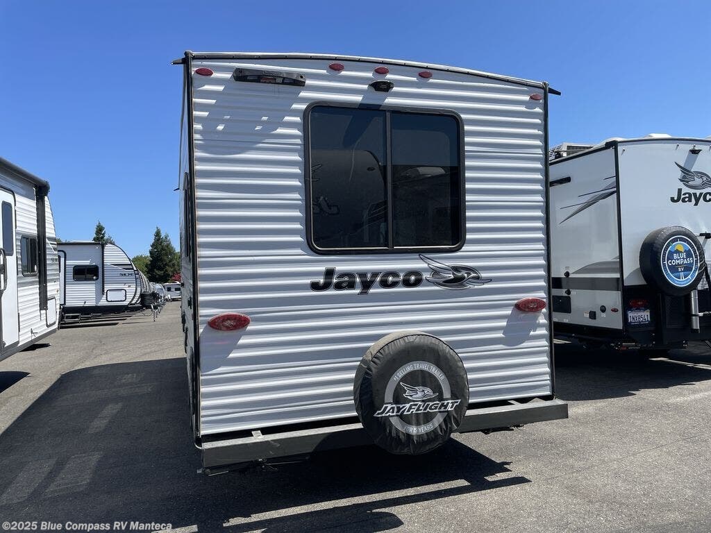 New 2026 Jayco Jay Flight SLX 210QBW available in Manteca, California