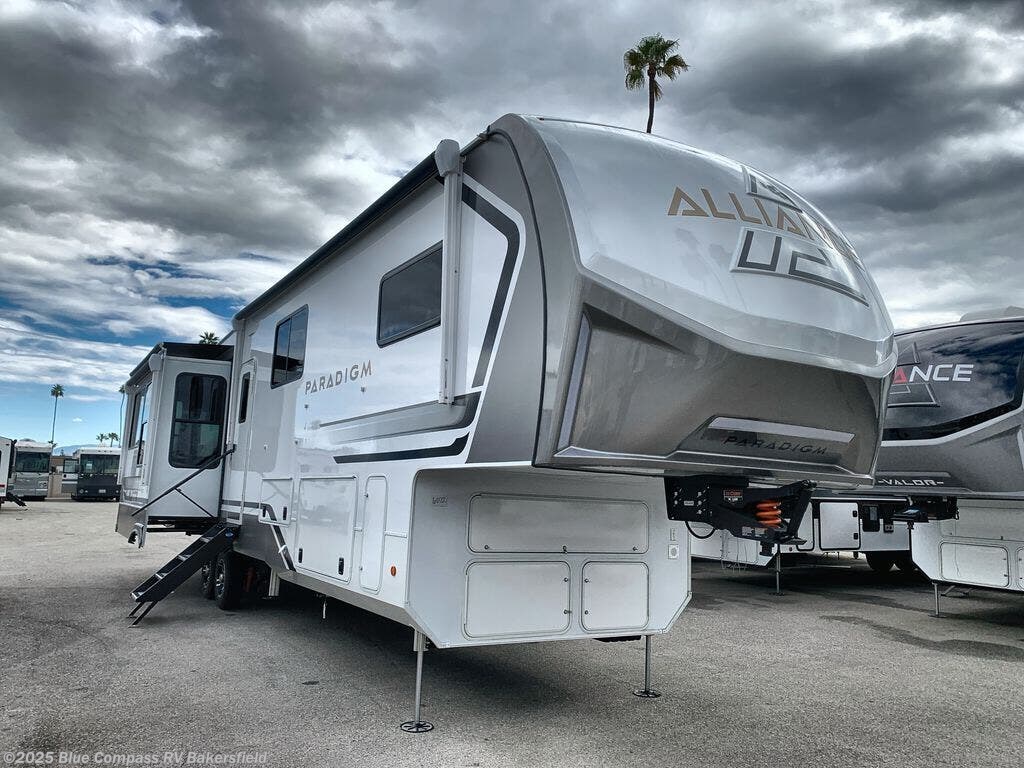 New 2025 Alliance RV Paradigm 380MP available in Bakersfield, California