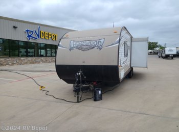 Used 2017 Forest River Wildwood 254RLXL available in Cleburne, Texas
