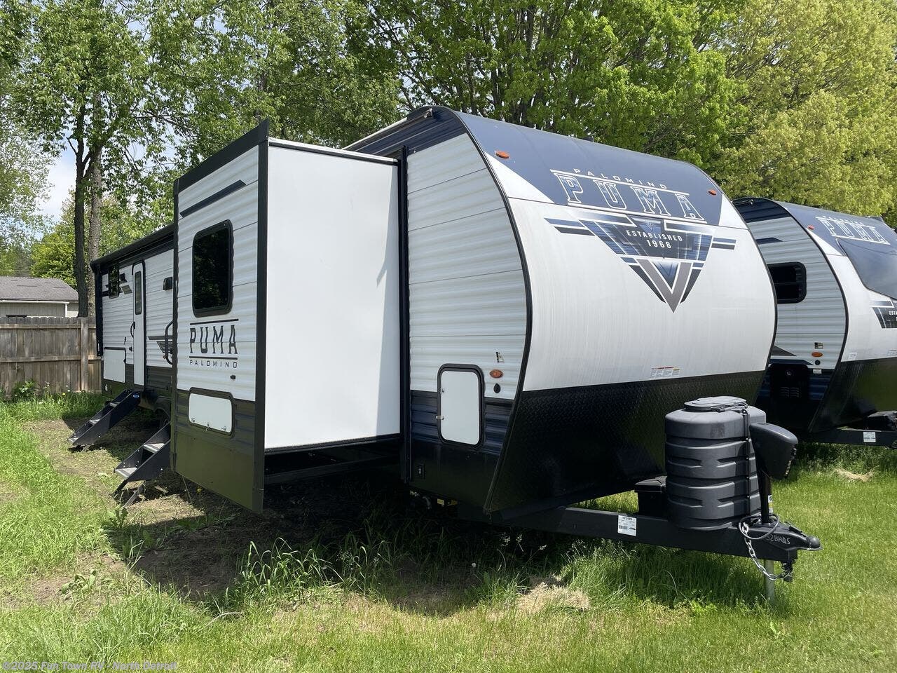 New 2024 Palomino Puma 32BHQS available in North Branch, Michigan