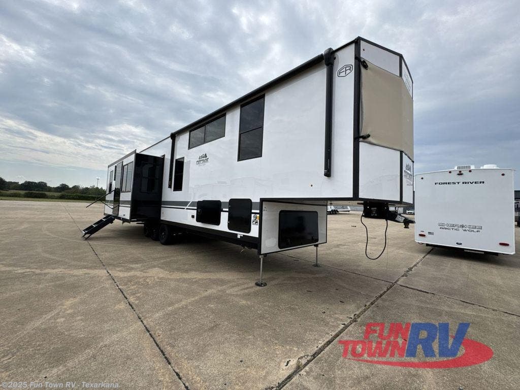New 2026 Forest River Cedar Creek Cottage Fifth Wheels 412FWC available in Texarkana, Arkansas