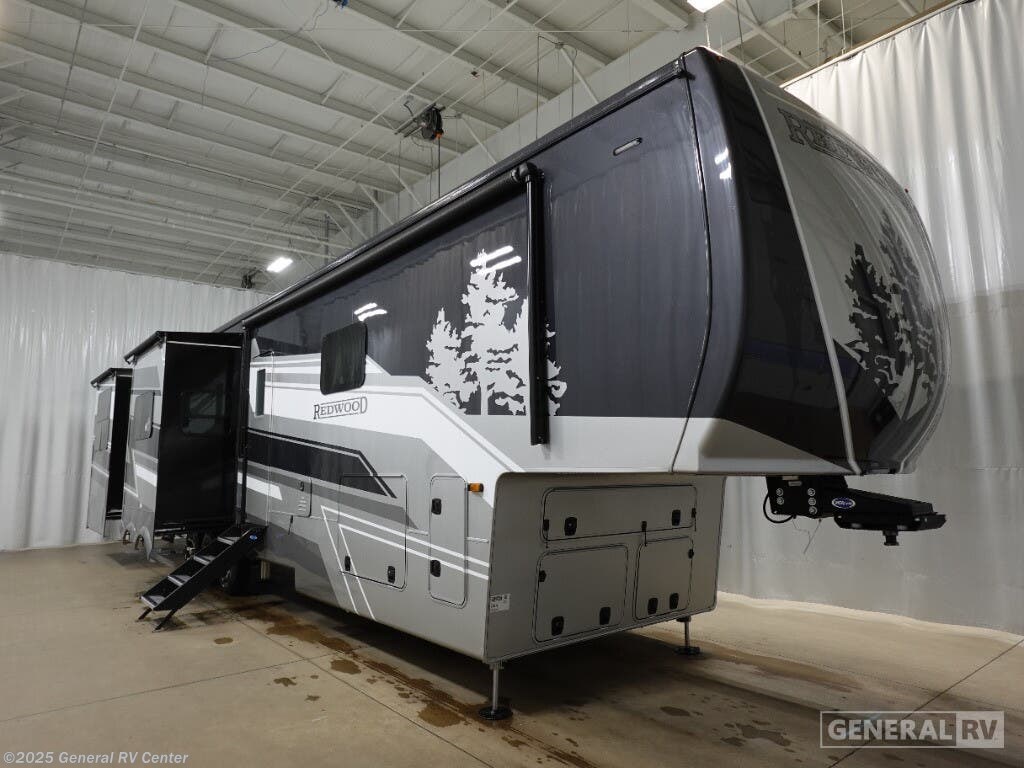 New 2025 CrossRoads Redwood 415RD available in Salisbury, North Carolina