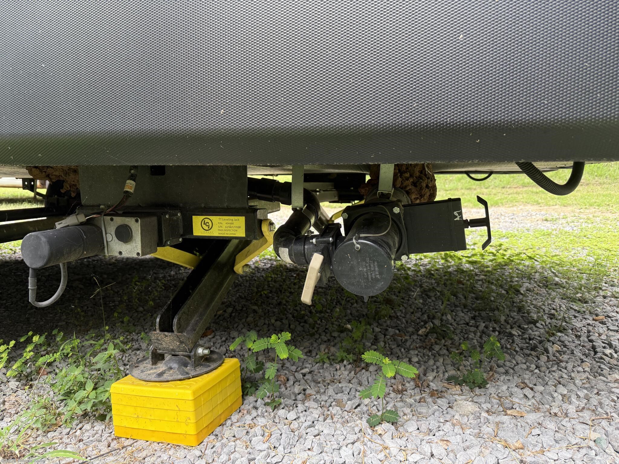 Used 2018 Dutchmen Aerolite 2573BH available in Ooltewah, Tennessee