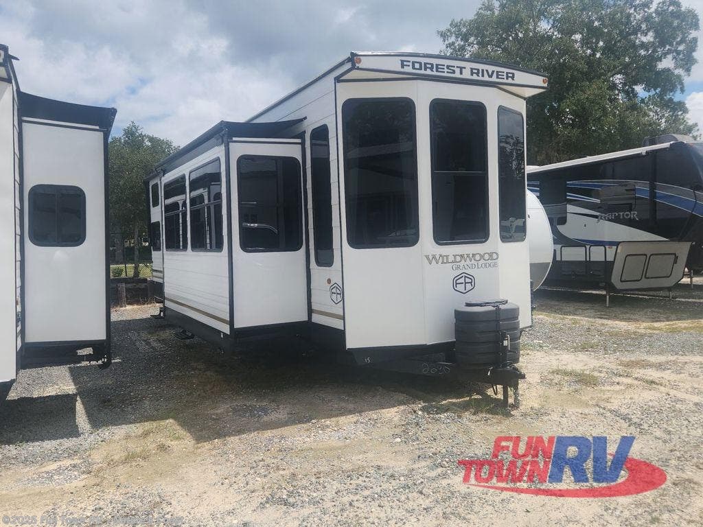New 2025 Forest River Wildwood Grand Lodge 42FLDL available in Crystal River, Florida