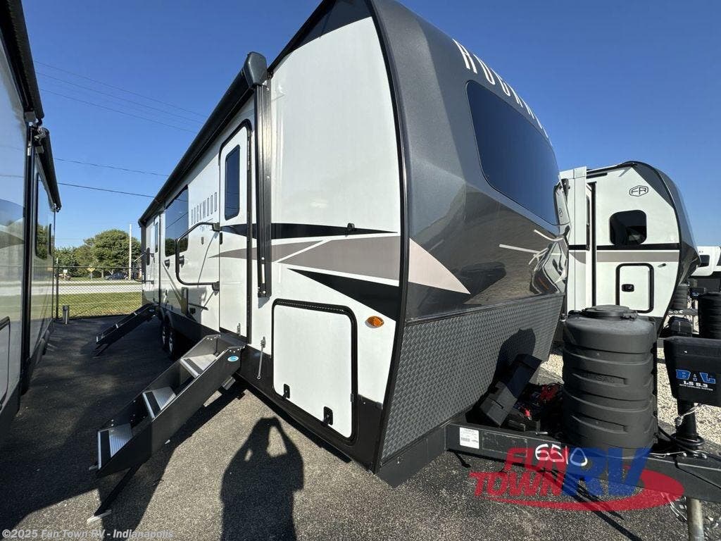 New 2025 Forest River Rockwood Ultra Lite 2918BH available in Edinburgh, Indiana