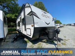 New 2025 Jayco Jay Flight SLX 225MLS available in Benson, North Carolina