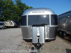 Used 2018 Airstream Classic 33FBT available in Louisville, Tennessee