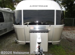New 2019 Airstream International Signature 25RBQ available in Louisville, Tennessee