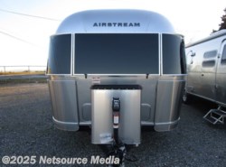 New 2020 Airstream Flying Cloud 30FBB available in Louisville, Tennessee
