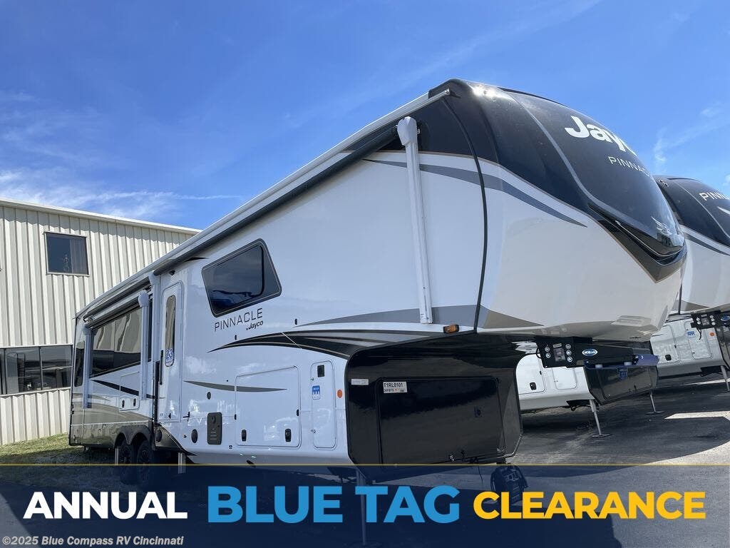New 2026 Jayco Pinnacle 36FBTS available in Cincinnati, Ohio